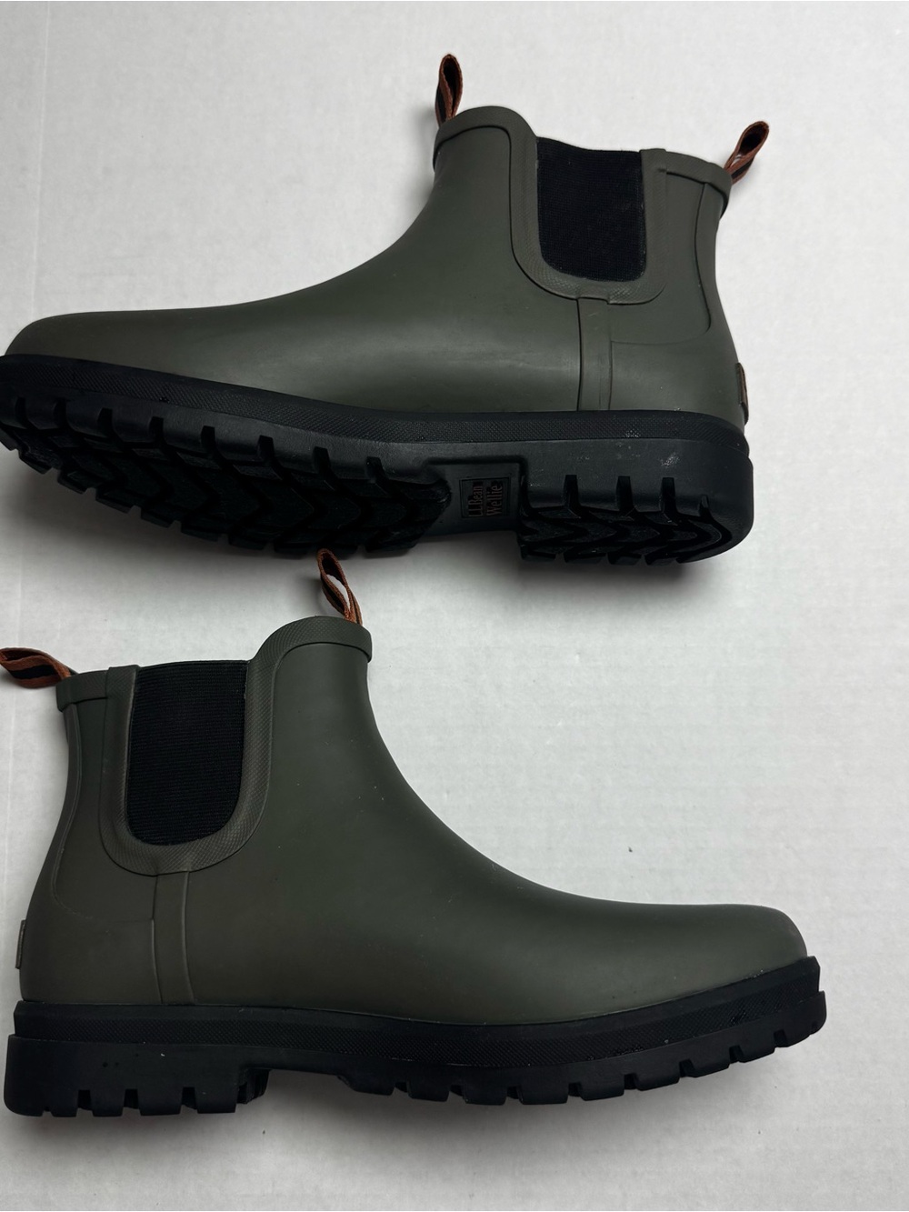 L.L. BEAN Women's Rugged Wellie Chelsea Waterproof Boots In Kelp Green/Black 10M - Picture 6 of 12